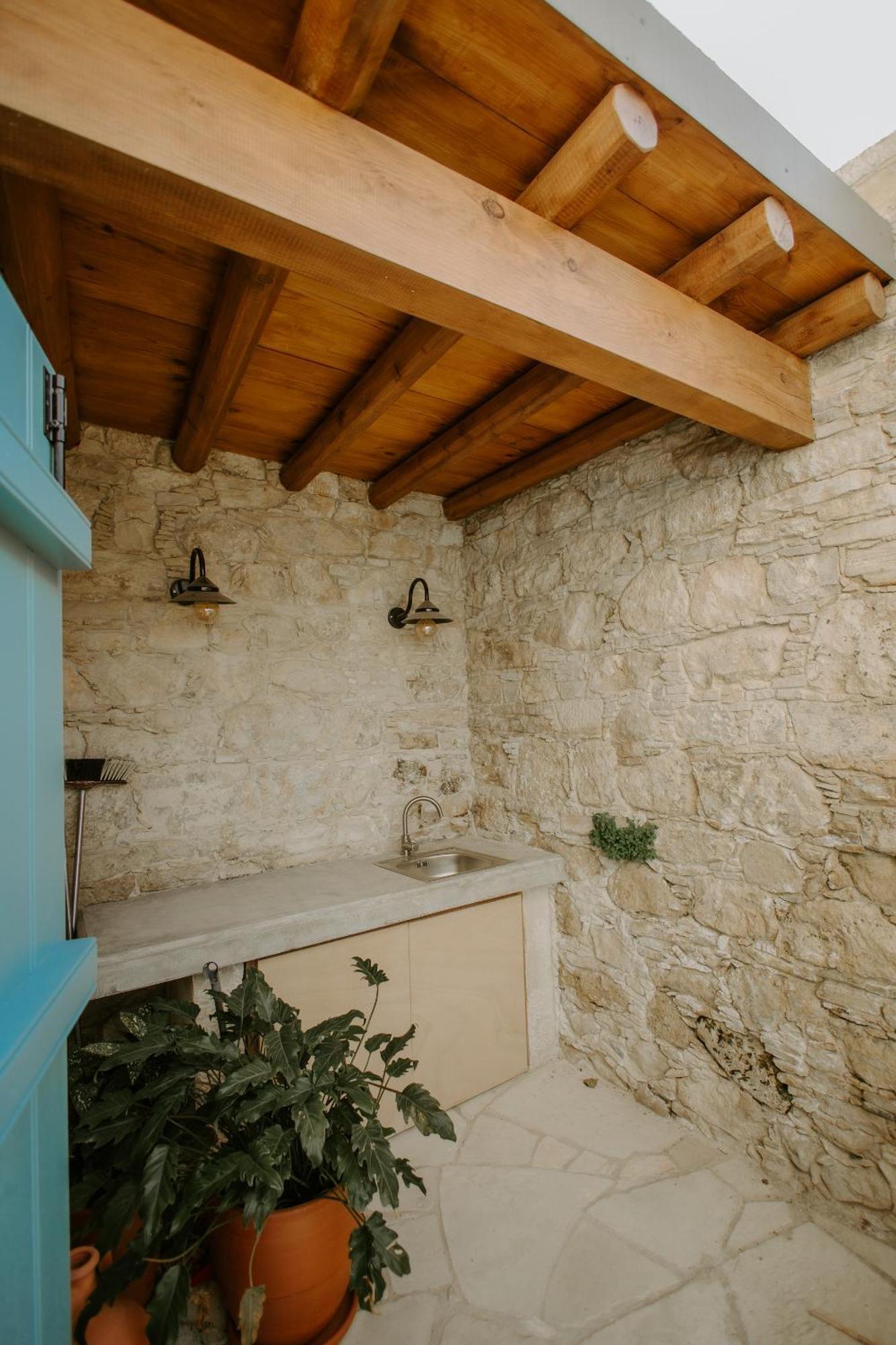 Smaragda'S Guest Rooms Limasol Buitenkant foto